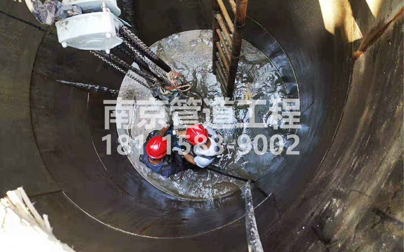 242果场污水池清理