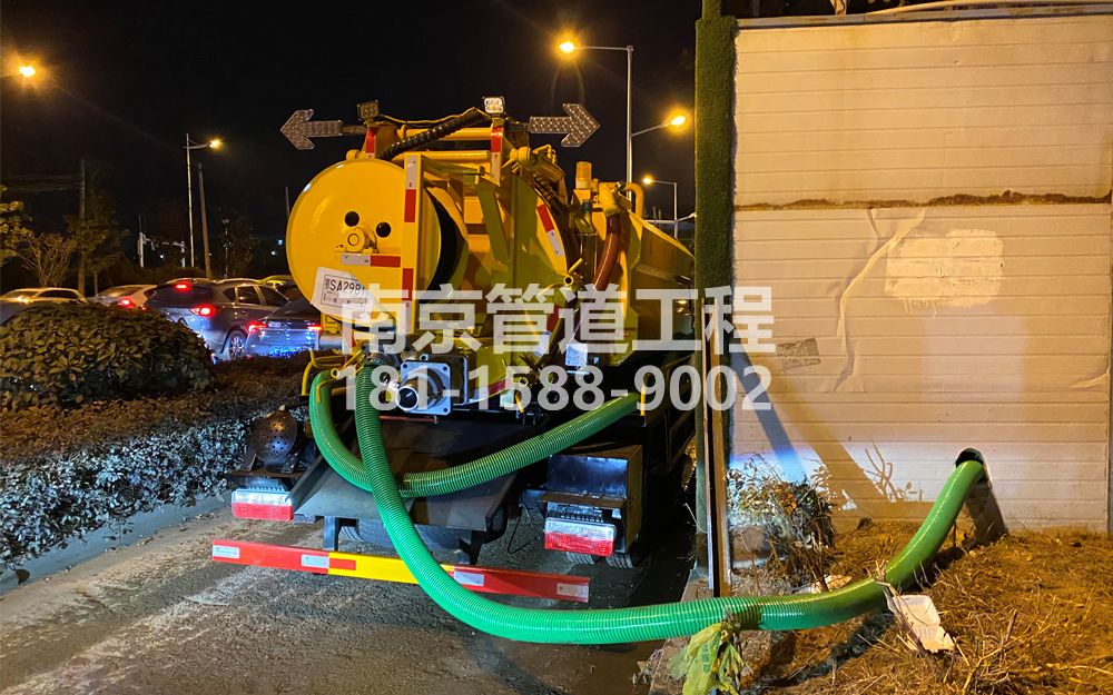 266果场临时工地抽粪