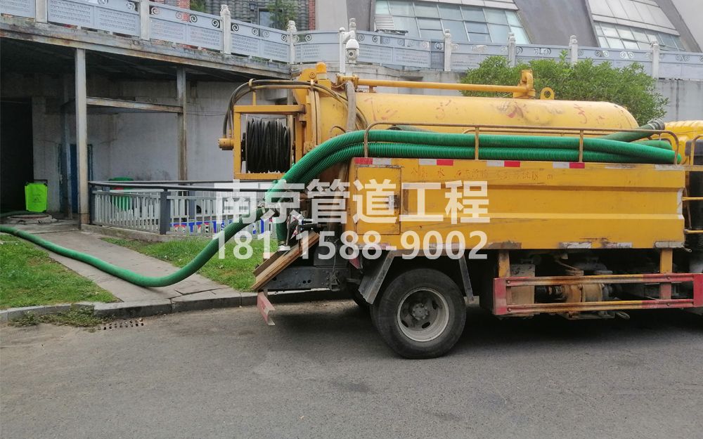 277果场商场隔油池吸污