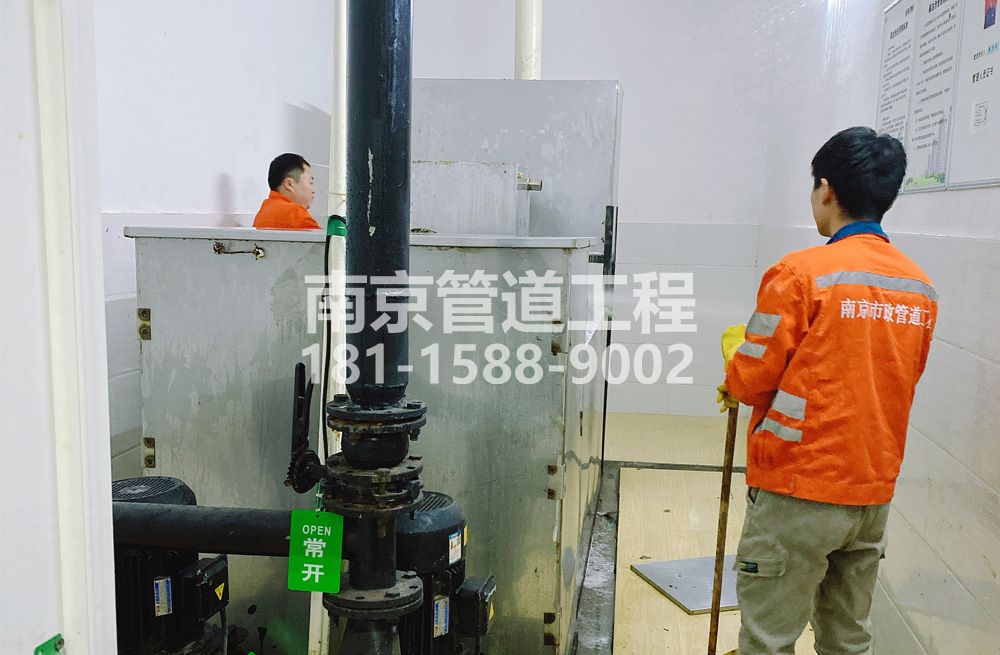 302果场隔油设备清洗