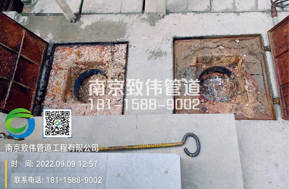 果场工地食堂隔油池油污清理施工现场